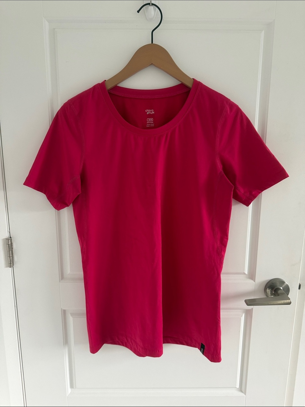 Chlorophylle Hot Pink Short-Sleeve Athletic Tee M